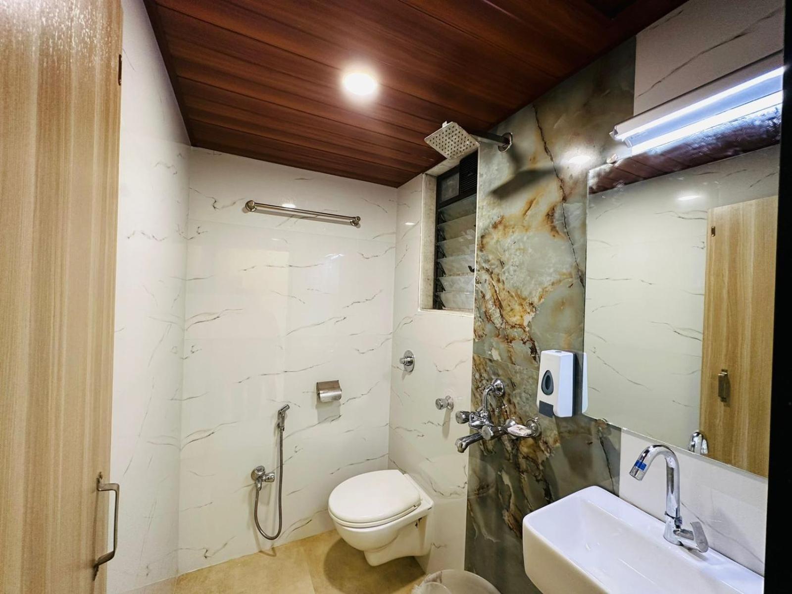 Hotel Vashi Inn Navi Mumbai Zewnętrze zdjęcie